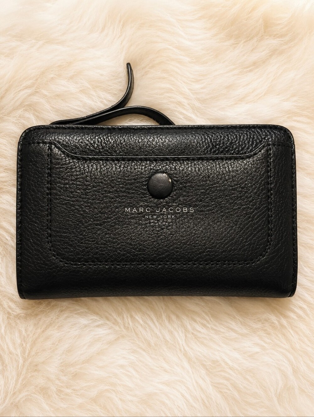 Marc Jacobs Black Leather Zip Around Wallet Wristlet Pebbled Leather